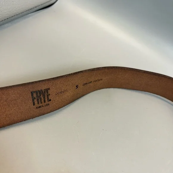 Frye Dark Brown Leather Belt D Ring Brass Buckle Rodeo Belt Size Small 28-34 - Picture 6 of 12